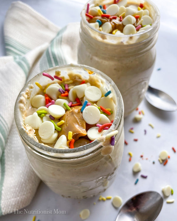 CAKE BATTER OVERNIGHT PROTEIN OATS Nutritionist Mom