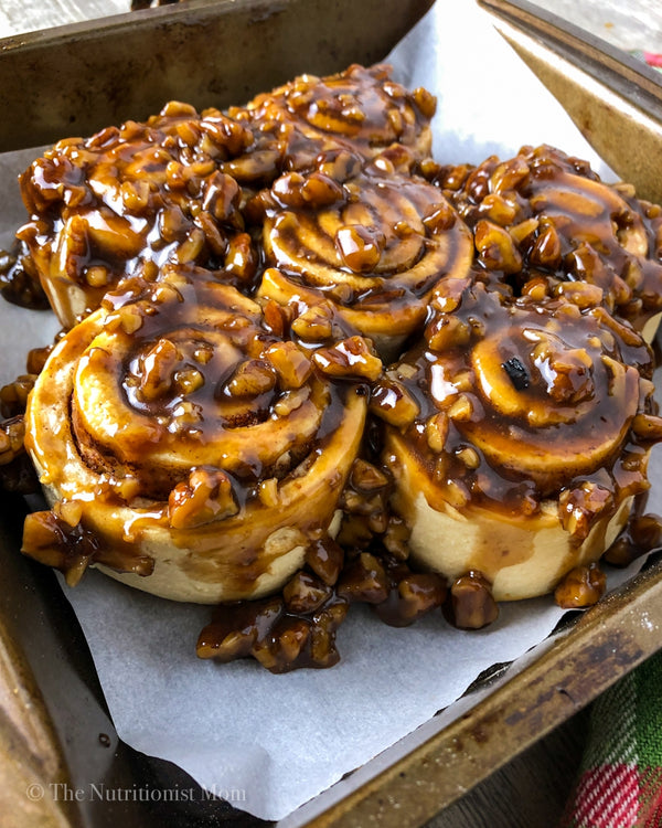 CARAMEL PECAN PROTEIN CINNAMON ROLLS - Nutritionist Mom