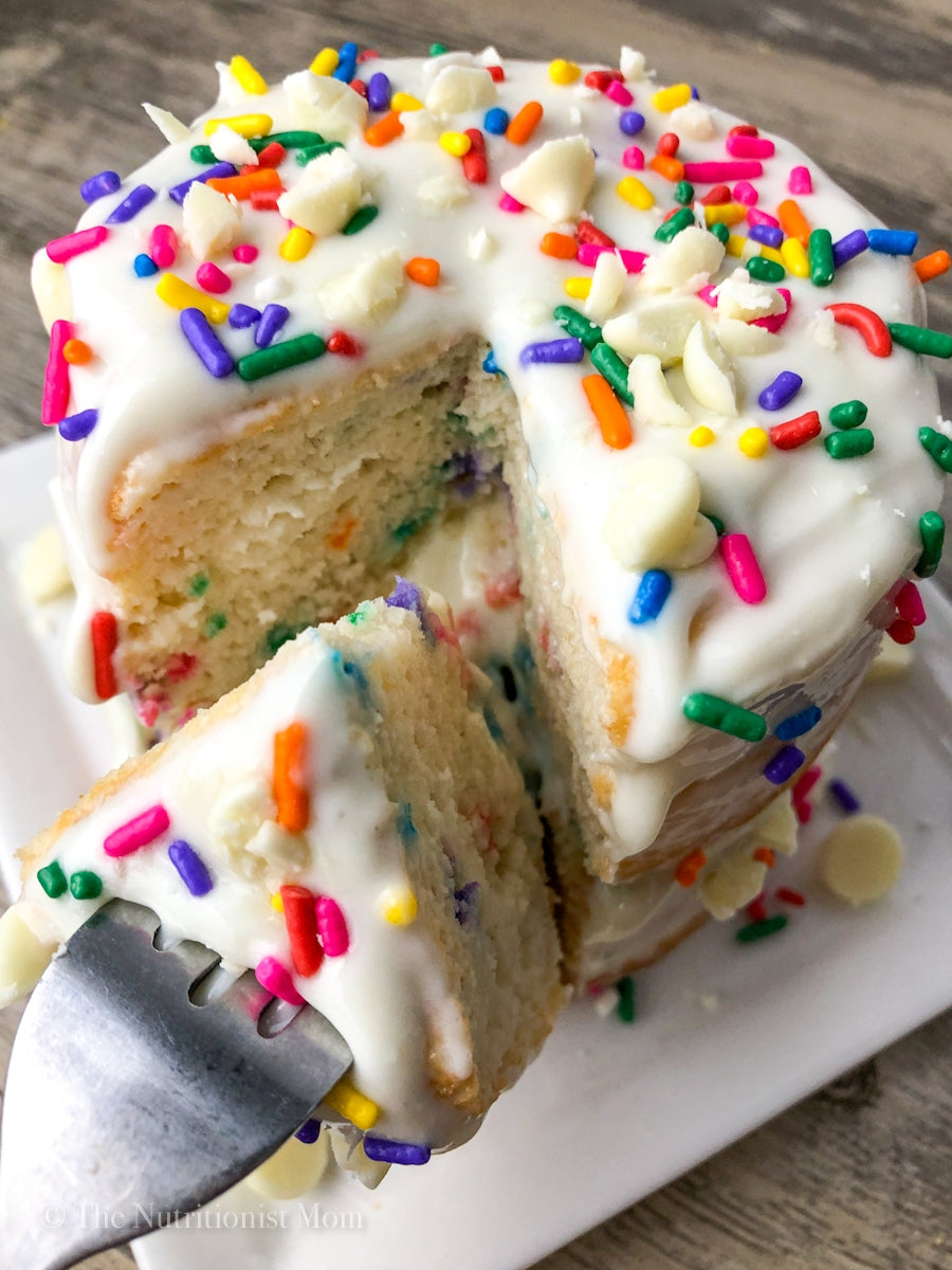 FROSTED CONFETTI PROTEIN CAKE