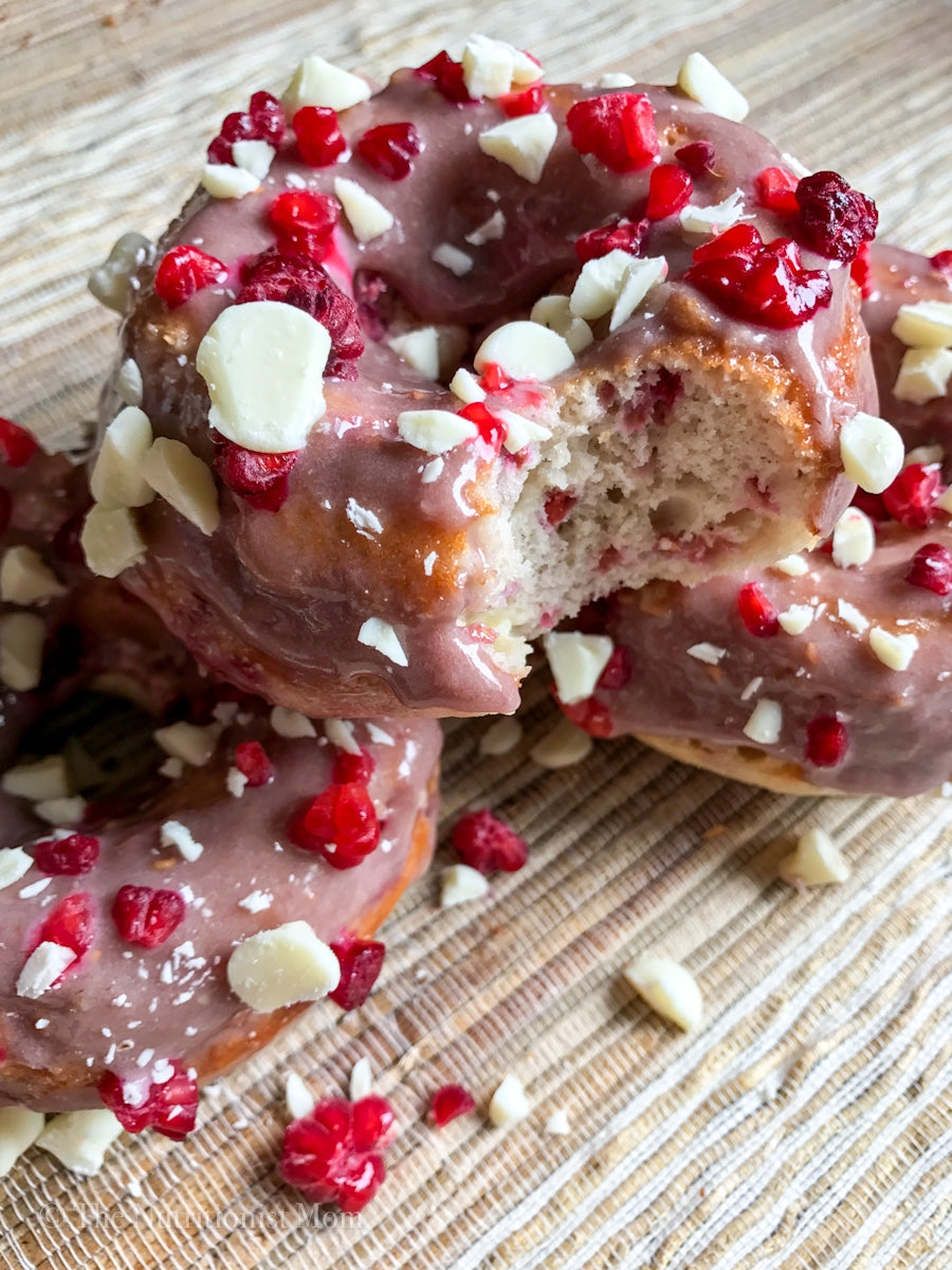 WHITE CHOCOLATE RASPBERRY PROTEIN DONUTS