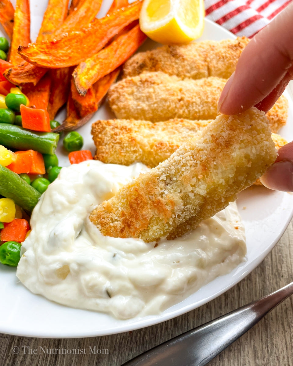 HEALTHY FISH STICKS & TARTAR SAUCE - Nutritionist Mom