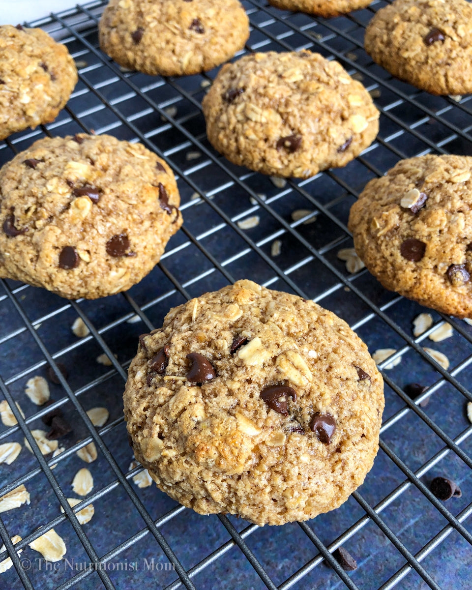 OATMEAL CHOCOLATE CHIP PROTEIN COOKIES